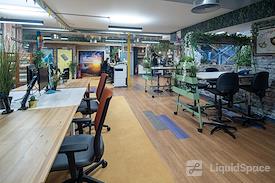 DeskLodge Beacon Tower