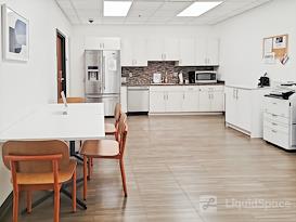 HQ | WI, West Allis - W Lincoln Ave