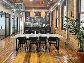 SPACES | Chicago, Spaces West Ohio Street