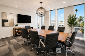 (BH3) Premier Workspaces - Beverly Hills Triangle 3