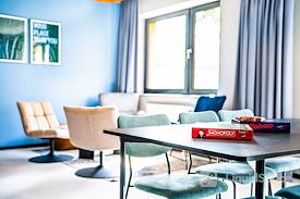 Regus || Warner Center