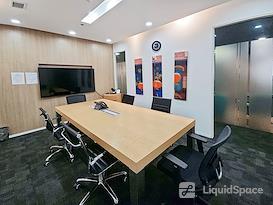 Regus | Clark, Clark Center 07