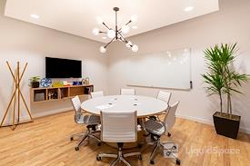 Regus | Quebec, Montreal - Mile End