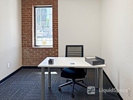 Regus | CA, Visalia - S Church St