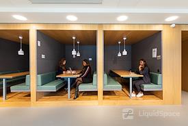 SPACES | La Defense, Cours Valmy