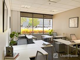 Regus | Plano - Spaces Legacy Central