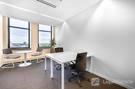 Regus | Roermond, Looskade
