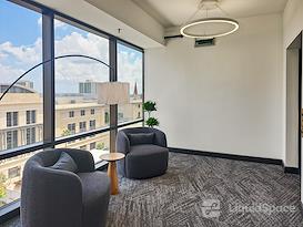 Regus | FL, Jacksonville - Laura St