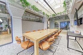 Common Desk - 6th & Congress