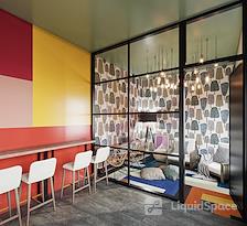 Galerija Badrov, Crveno i crno