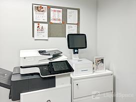 Regus | One Corporate Center