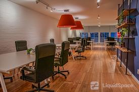 Flexday Suite - 112 West Hastings