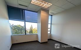 OffiCenters at International Plaza