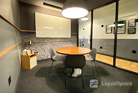 WeWork | 615 S College St