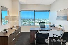 (HBP) Huntington Beach Plaza