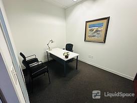 (STO) Hall Office Park