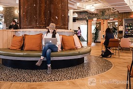 WeWork | 518 Xinjiang Lu