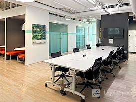 SPACES | IL, Chicago-  1 N State Street