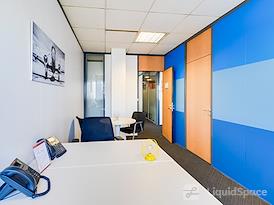 HQ | ROISSY HQ, Airport