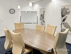 HQ | MI, Novi - Grand River Ave