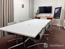 SPACES  | Athens, Theanous