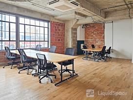 SPACES | MO, Kansas City - Walnut Street