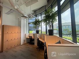 Woods Square Solo 1 | Woodlands