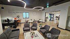 Launch Coworking Space - Downtown