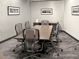 Regus || TOPA Financial Plaza