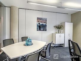 Signature | Dusseldorf Koenigsallee 61