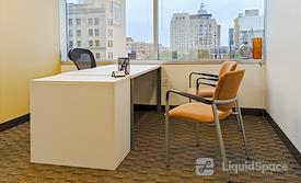 Regus | Sun Trust Center Downtown