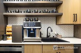 Expansive - 216 Coworking