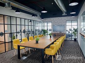 SPACES | Express Avenue