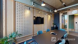 FORA | White Collar Factory 