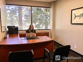 580 Executive Center