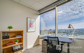 Common Desk - Post Oak Blvd