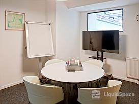 SPACES | Vienna, Schwarzenbergplatz