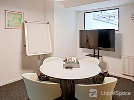 SPACES | Vienna, Schwarzenbergplatz