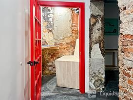 HQ | PA, Philadelphia - Snyder Avenue