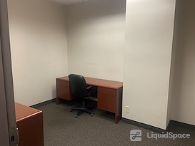 OffiCenters at International Plaza