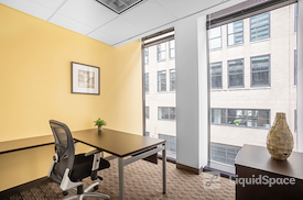 Regus || Galleria at PNC Plaza