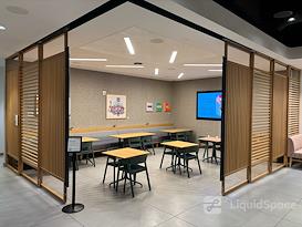 Capital One Café - Fashion Show