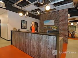 Regus || Burbank Media District