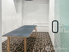 HQ | PA, Philadelphia - Snyder Avenue