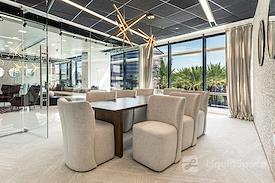 Lucid Private Offices | Camelback - Biltmore