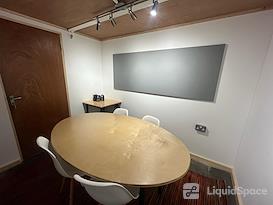 Spare Street Works Hotel Elephant