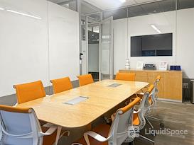 Regus | Louisville - East Witherspoon St