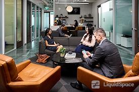 iQ Offices | 250 University Ave.