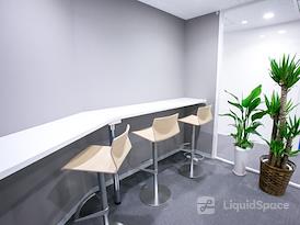 Regus | Osaka, Keihan Yodoyabashi (Open Office)