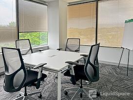 Regus | One Corporate Center